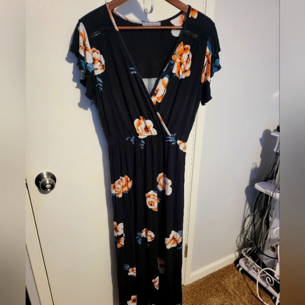 Maxi dress beautiful colors size large